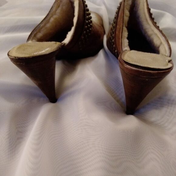 Bernardo Studded Shearling Mule Clogs - Picture 5 of 5